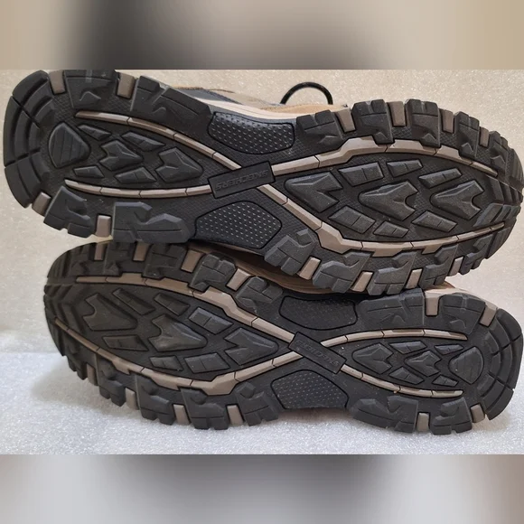 NWOT Men's Black and Brown Skechers Hiking Shoes - Picture 4 of 5